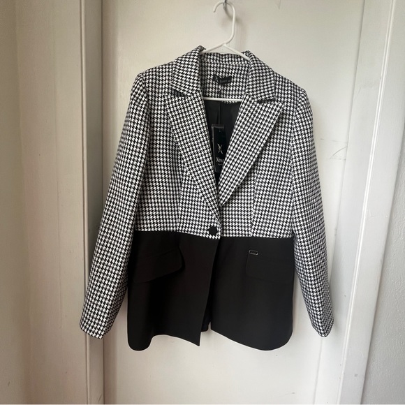Xewn Jackets & Blazers - Stylish Black and White Houndstooth Women's Blazer
